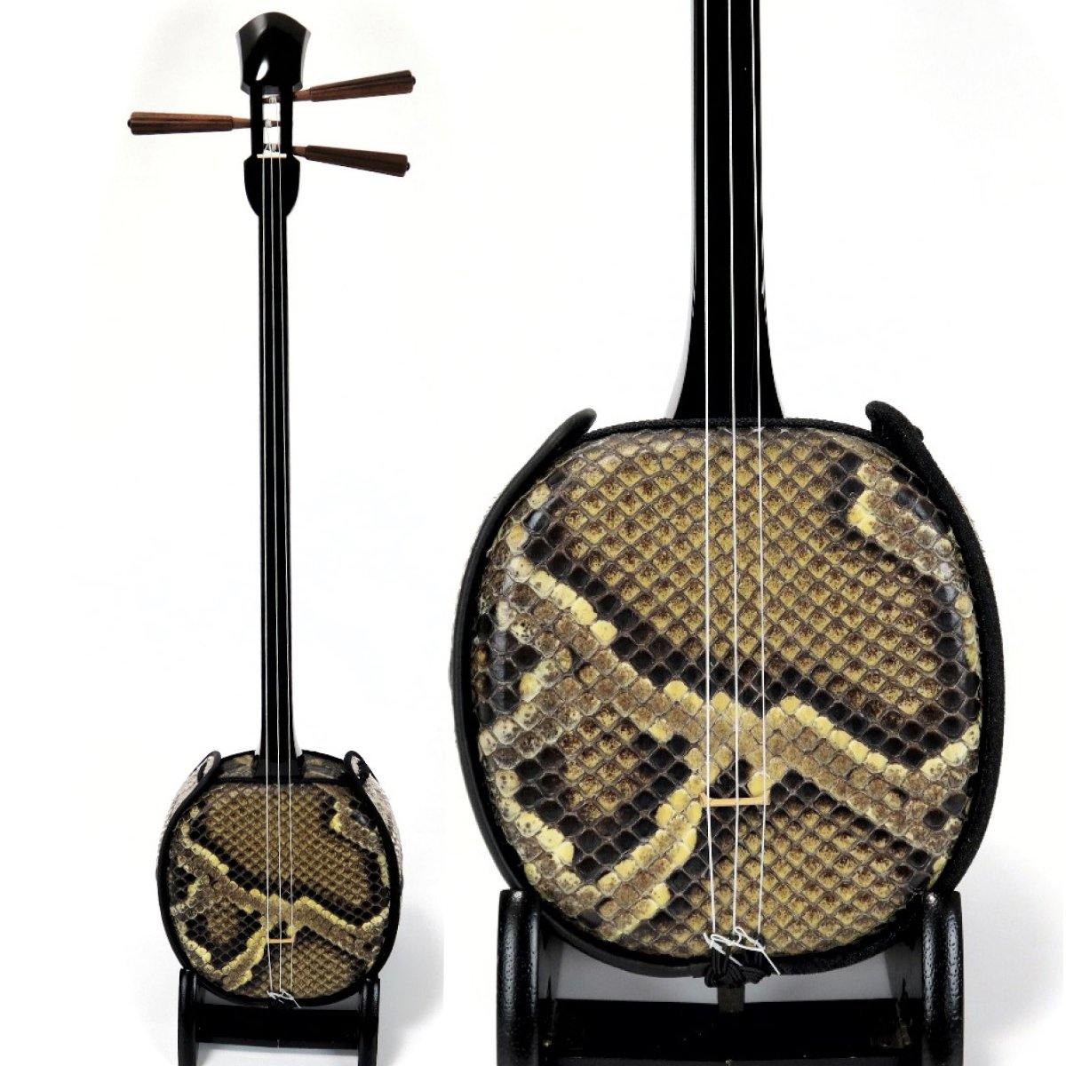 沖縄三線 棹 ユシ木 本蛇皮、本張り (一枚張り) 本張り - 弦楽器