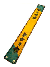 米須三線店オリジナル胴巻き レザーカービング KS本牛革胴巻_ウミガメの遊泳・Yellow & Green